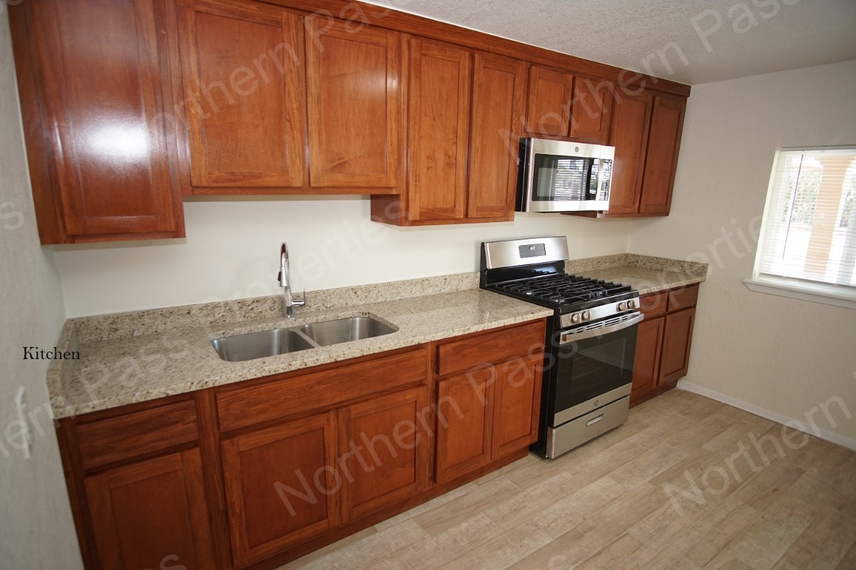 7143 N. Loop, El Paso, TX, 79915, Military Housing AHRN